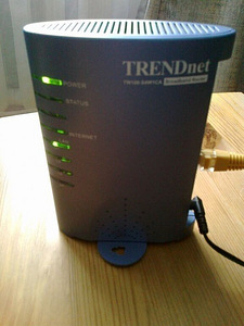 TRENDnet TW100-S4W1CA Broadband Router (2 foto / 7)