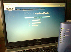 TRENDnet TW100-S4W1CA Broadband Router (7 foto / 7)
