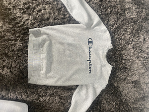 Champion kampsun size M (1 foto / 2)