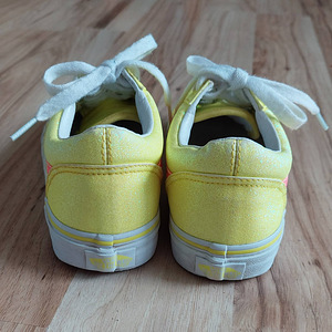 Vans кроссовки (3 фото из 4)