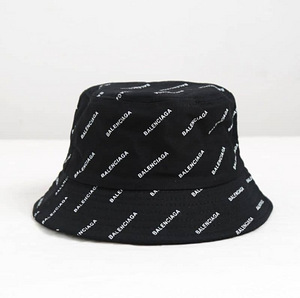 Uued nokamütsid, mütsid Armani, Hermes, LV (4 foto / 8)