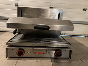 Grillitud salamandrit (Salamander SL-600EM Lotus Srl) (1 foto / 3)