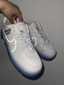 NIKE AIR FORCE 1 REACT LIGHT BONE (1 foto / 4)