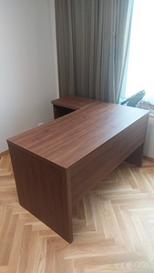 Письменный стол (3 фото из 3)