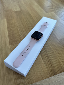 Apple Watch Series 6, 44 мм (1 фото из 1)