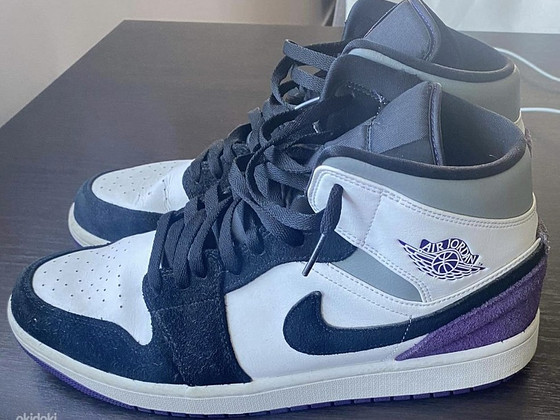 Nike Air Jordan 1 Retro Mid SE