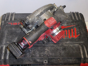 Akuketassaag Milwaukee M12 FUEL CCS44-402C (3 foto / 5)