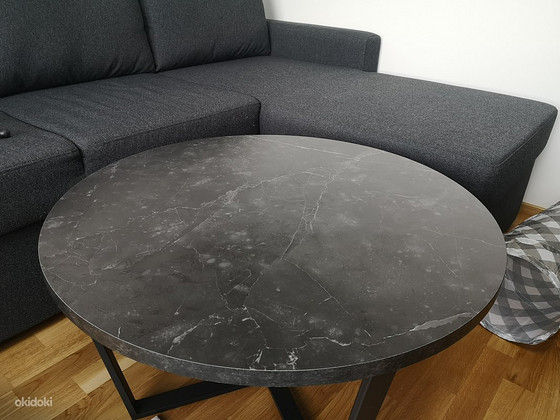 Vähe kasutatud laud marmor effektiga