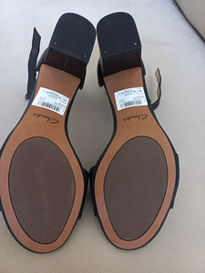 Новые кожаные туфли CLARKS s 39 (3 фото из 5)