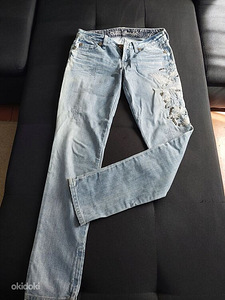 Guess premium teksad 27 (1 foto / 3)