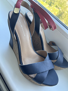 Kingad 38 / kingad 38 Tommy Hilfiger sandaalid (1 foto / 4)