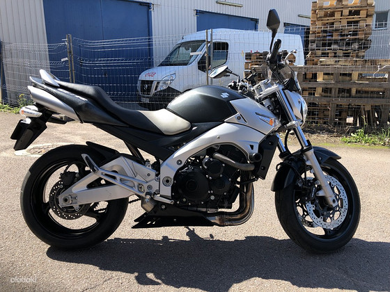 Suzuki gsr600