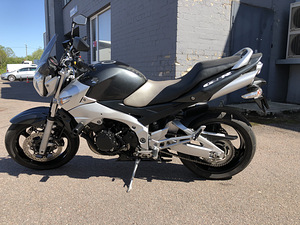 Suzuki gsr600 (2 фото из 5)