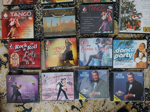 Müüa erinevaid muusika CD-esi (6 foto / 6)