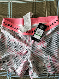 Продам шорты (2 фото из 2)