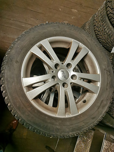 Диски+зимние шины. Стояли на nissan primera. (4 фото из 4)