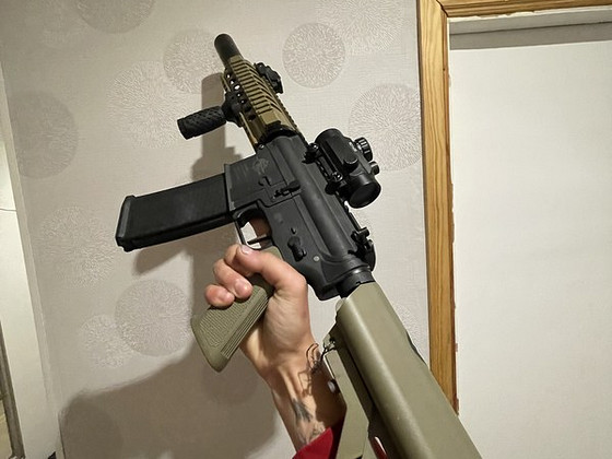 Оружие и снаряжение для страйкбола