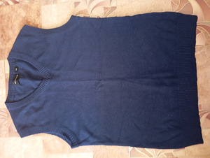 Koolivorm/kootud poiste vest (surus 146). (1 foto / 2)