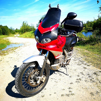 Mootorratas Cagiva Gran Canyon 900 EFI