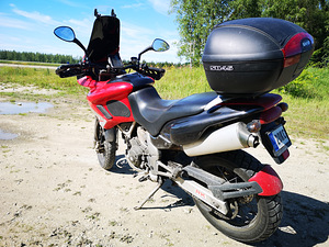 Mootorratas Cagiva Gran Canyon 900 EFI (Ducati) (3 foto / 10)