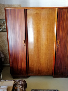 Продам шкаф (1 фото из 3)