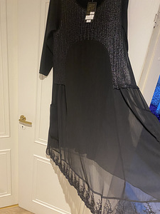 Stiilne kleit kurvika kujuga daamidele (6 foto / 6)