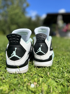 Новые Nike Jordan 4. Размер 42/43. Новый продукт! (3 фото из 4)