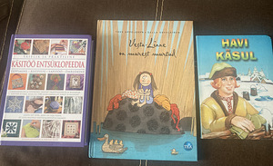 Книги (2 фото из 3)