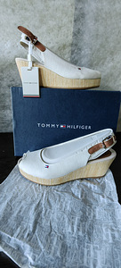 Tommy Hilfigeri kingad (1 foto / 1)