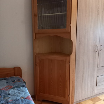 Продам угловой шкаф