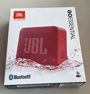 JBL GO Essential Black / Blue / Red (7 фото из 9)