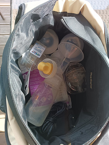 Молокоотсос MEDELA (4 фото из 5)