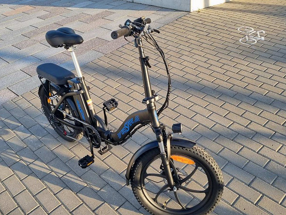 Kokkupandav elektrijalgratas.