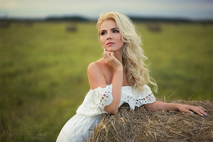 Платье с воланом (3 фото из 4)