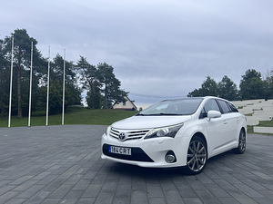 Toyota Avensis T27 2.2 D-4D 110 kW – rikkega / palju tehtud (1 foto / 5)