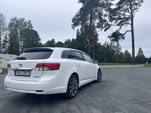 Toyota Avensis T27 2.2 D-4D 110 kW – rikkega / palju tehtud (2 foto / 5)