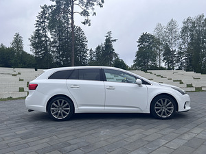 Toyota Avensis T27 2.2 D-4D 110 kW – rikkega / palju tehtud (3 foto / 5)