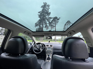 Toyota Avensis T27 2.2 D-4D 110 kW – rikkega / palju tehtud (4 foto / 5)