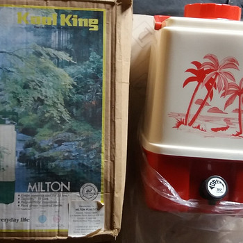 Milton Plastics- Кувшины