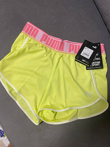 Новый! Женские шорты PUMA (1 фото из 4)