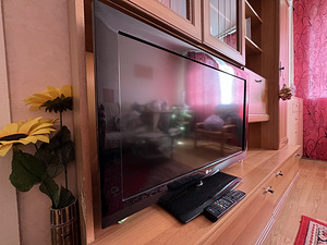 Телевизор LG (3 фото из 3)