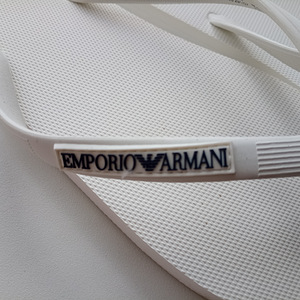 Armani (2 foto / 3)