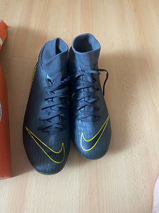 Nike football boots (1 foto / 2)