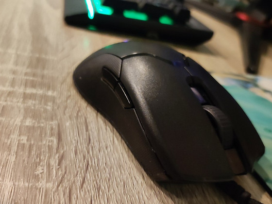 Продам игровую мышку RAZER VIPER