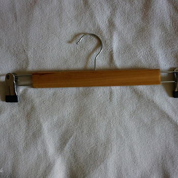 Riidepuud klambritega 4 tk 33cm, 0,50€/tk