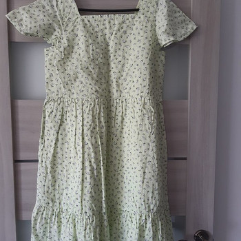 UUS!H&M heleroheline lilledega kleit XS-M