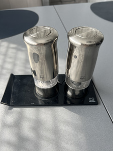 PEUGEOT ZELI ELECTRIC SALT AND PEPPER MILL (1 фото из 1)