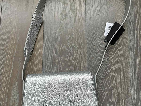 Täiesti uus Armani Exchange käekott. Medium crossbody bag. S