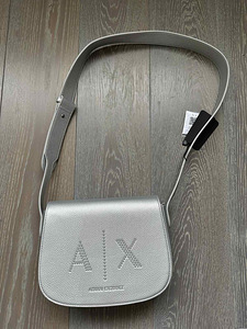 Täiesti uus Armani Exchange käekott. Medium crossbody bag. S (1 foto / 6)