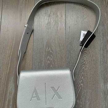 Новая сумка Armani Exchange. Сумка через плечо среднего размера. С